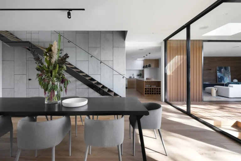 Houston-area suburban house with shingle roof